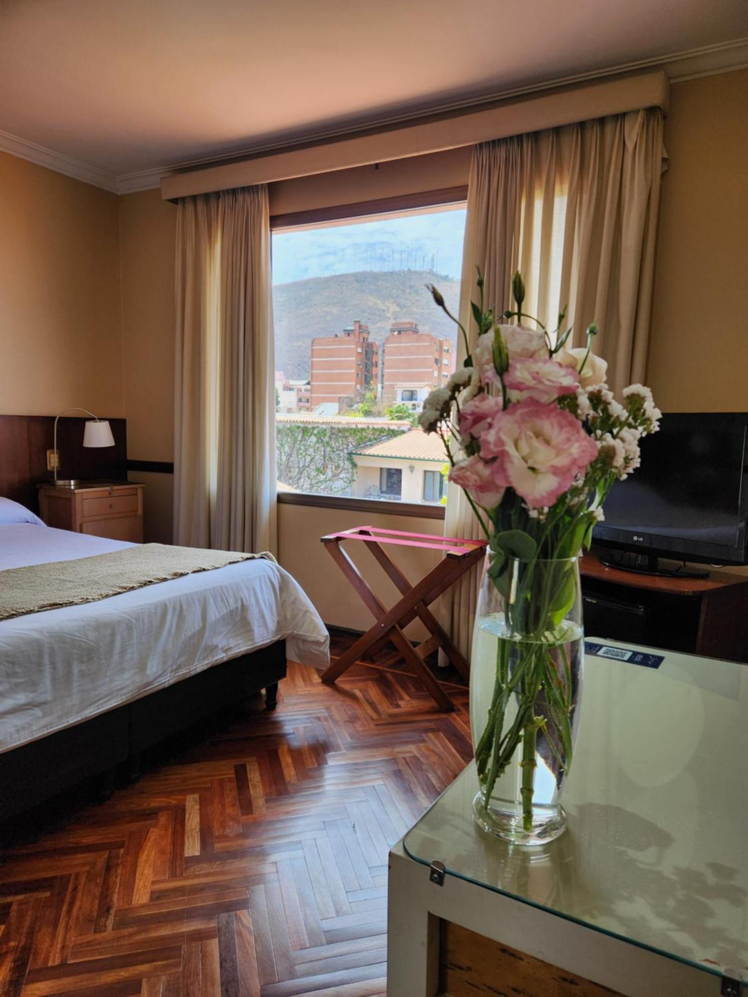 Hotel Boutique La Candela Salta Esterno foto